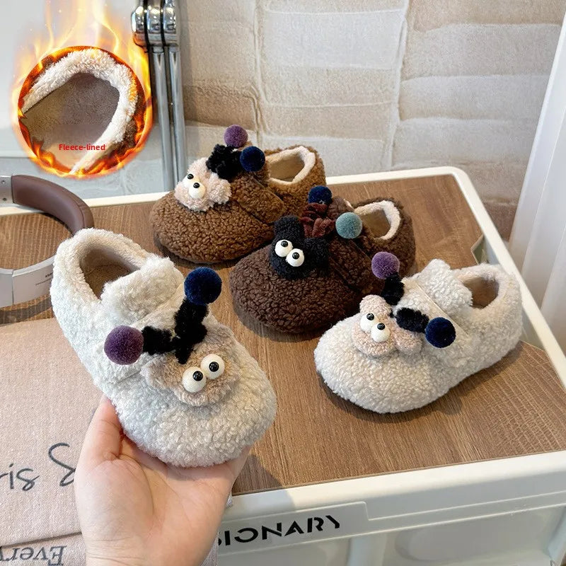 🦙❄️ Winter Kids Alpaca Slippers – Calidez, diversión y seguridad para los más pequeños