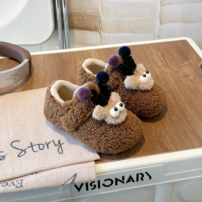 🦙❄️ Winter Kids Alpaca Slippers – Calidez, diversión y seguridad para los más pequeños