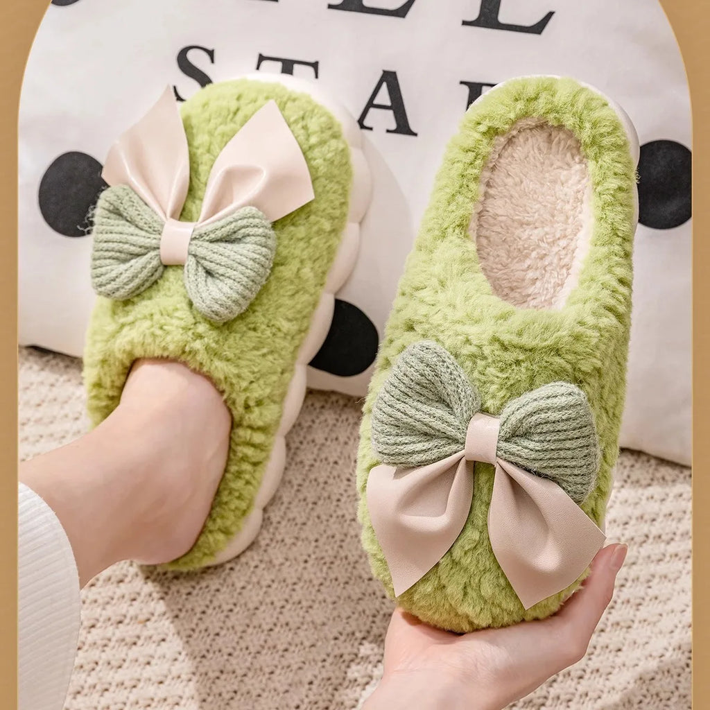 🎀❄️ Winter Plush Bow Slippers – Calidez, suavidad y encanto para tus días en casa