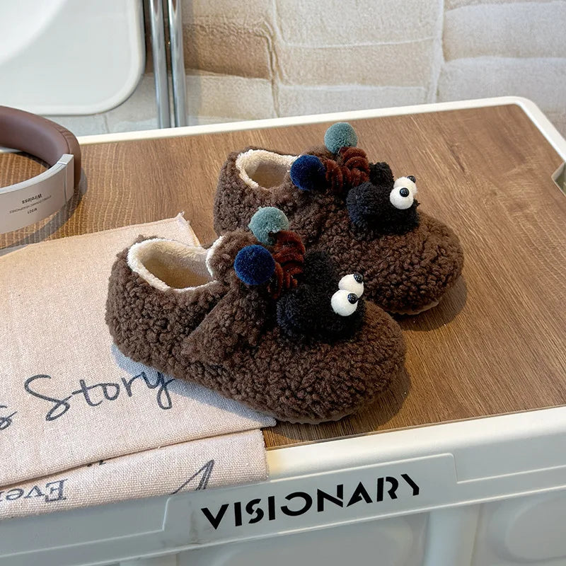 🦙❄️ Winter Kids Alpaca Slippers – Calidez, diversión y seguridad para los más pequeños